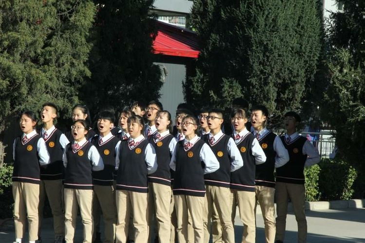 “舞动青春” ――并丽学子展风采