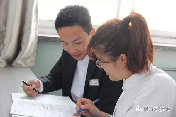 教研中老师各抒已见